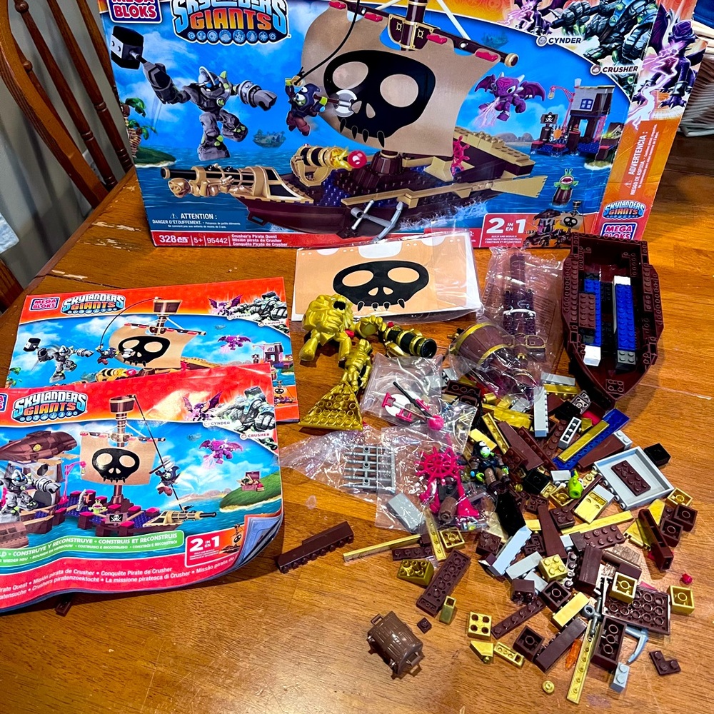 Skylanders giants mega blocks set